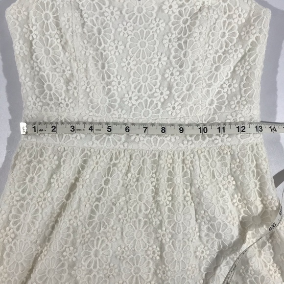 Francesca‘s Off-White Flower Cut-Out Back Dress - Picture 8 of 10